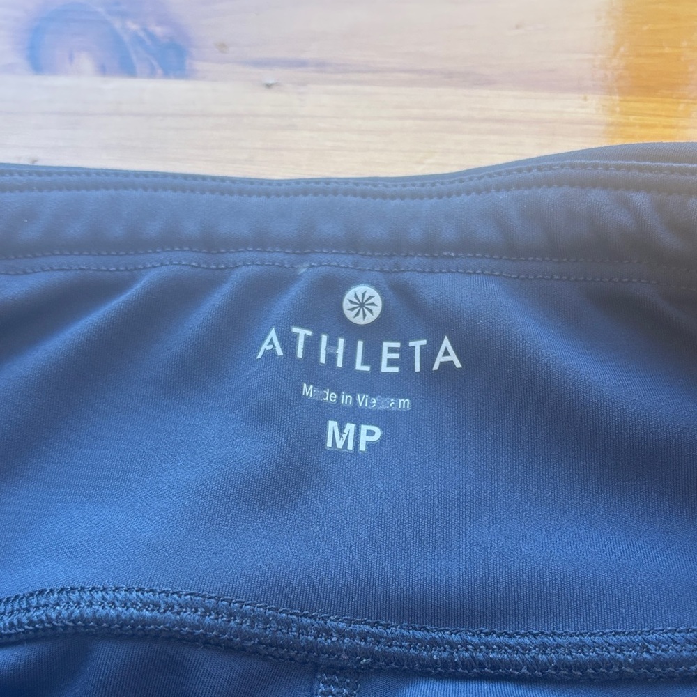 Navy 3/4 Leggings Athleta - Picture 3 of 3